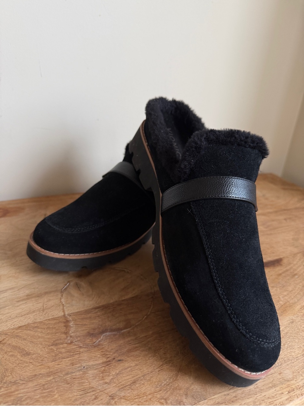 Vionic Kailen Black Suede Faux Fur Shearling Lug Sole Mule Clogs Women’s Size 10 - Picture 4 of 14